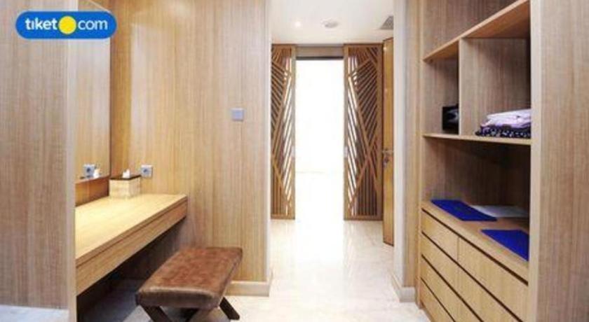 The Rinra Hotel Makassar Buitenkant foto