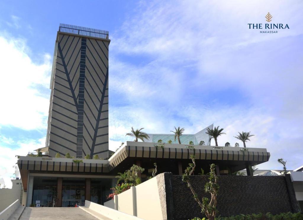 The Rinra Hotel Makassar Buitenkant foto