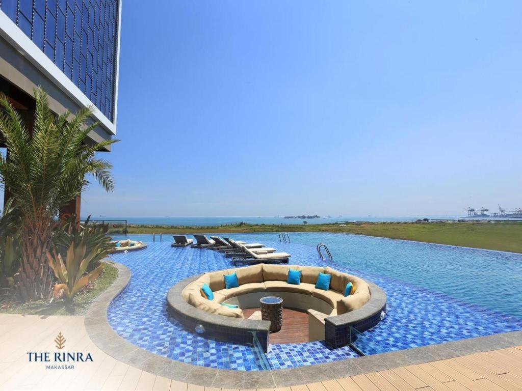 The Rinra Hotel Makassar Buitenkant foto