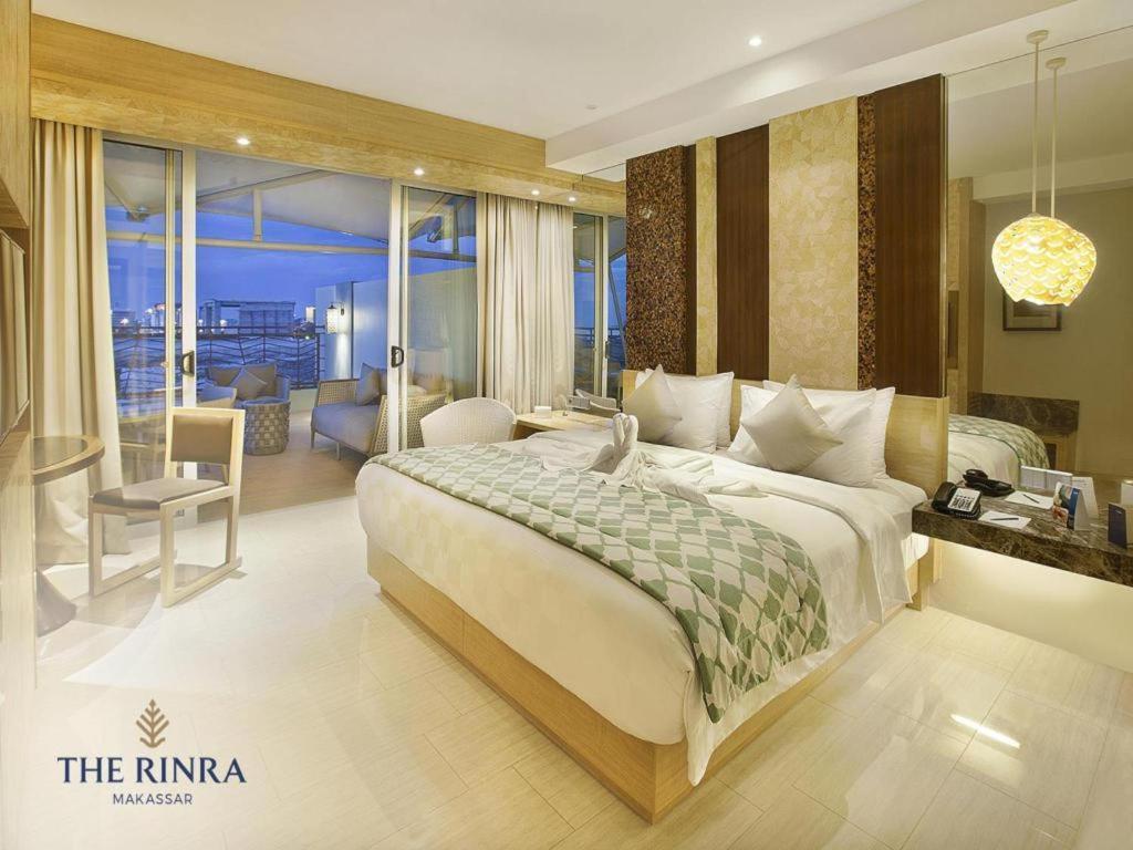 The Rinra Hotel Makassar Buitenkant foto