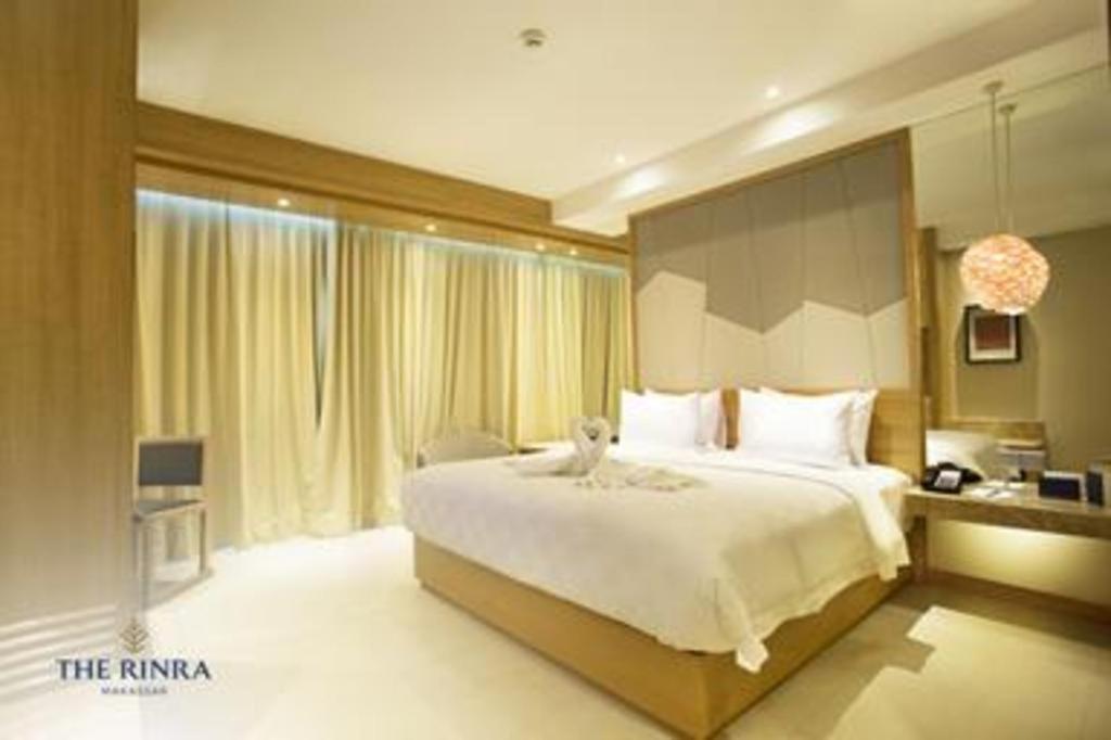 The Rinra Hotel Makassar Buitenkant foto